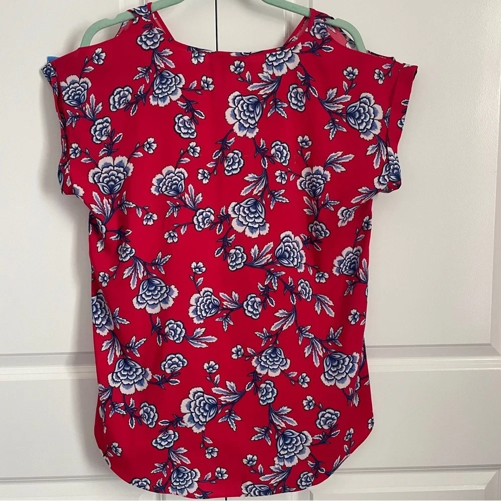 Express WomenFloralBlouse Red Pink Blue Short Sleeve V-Neck Tunic Top Size Large - Picture 2 of 7